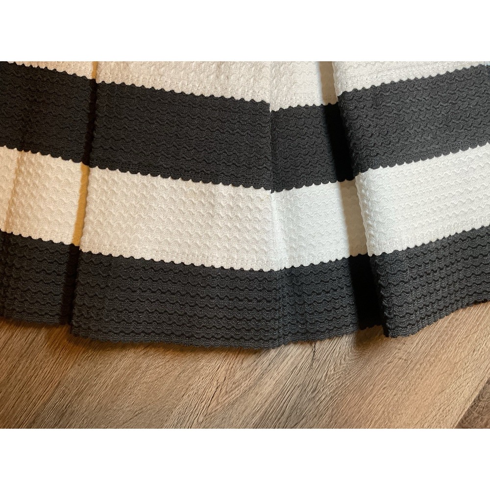 Touch Me Womens Skirt Black White Medium Textured Knit Stripe Mod Retro Cute - Picture 5 of 9